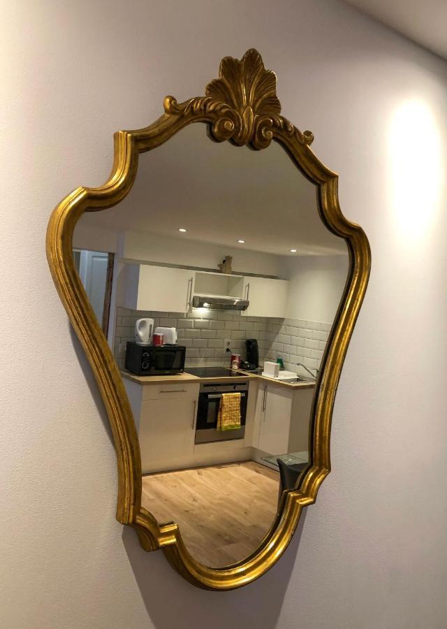 Beauty & The Beast - Old Town Cosy Appartement